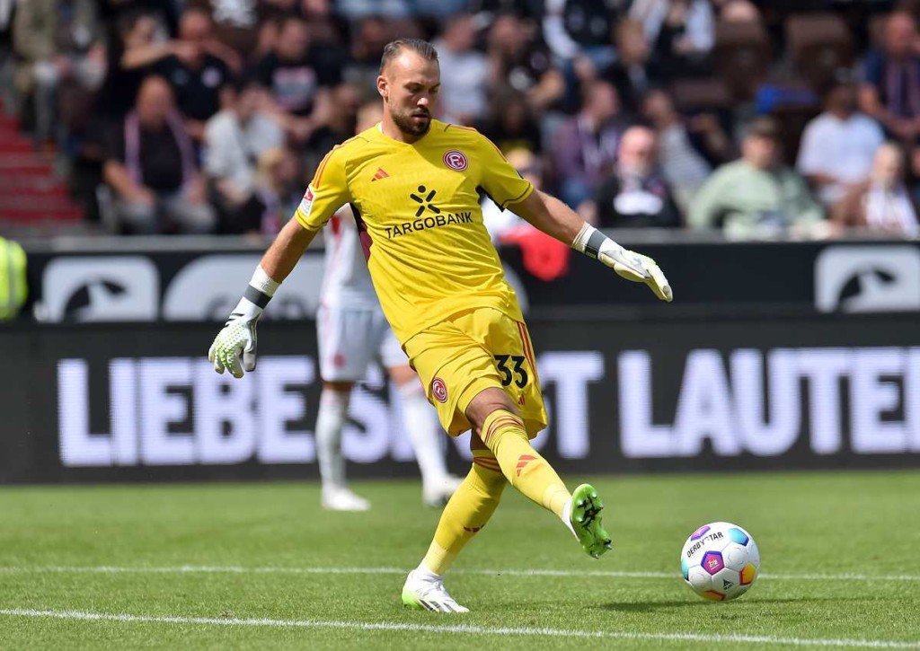 Hält Kastenmeier (Düsseldorf) gegen Illertissen erwartungsgemäß die Null? © IMAGO / osnapix, 05.08.2023 Illertissen Düsseldorf Tipp