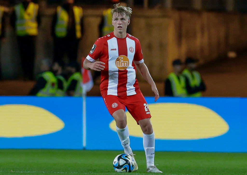 Kann sich die zweite Riege von Freiburg gegen Rot-Weiss Essen (im Bild: Felix Goetze) behaupten? © IMAGO / Markus Endberg, 27.08.2023 Freiburg 2 RW Essen Tipp