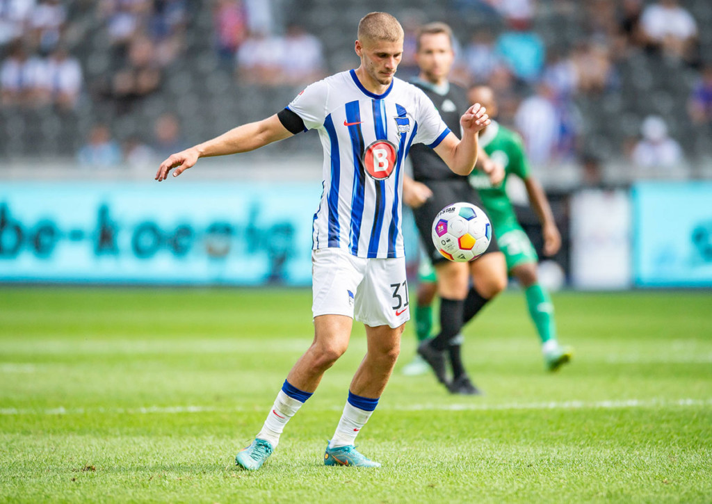 Kann Hertha BSC (im Bild: Marton Dardai) gegen die Magdeburger bestehen? © IMAGO / Beautiful Sports, 26.08.2023 Magdeburg Hertha Tipp