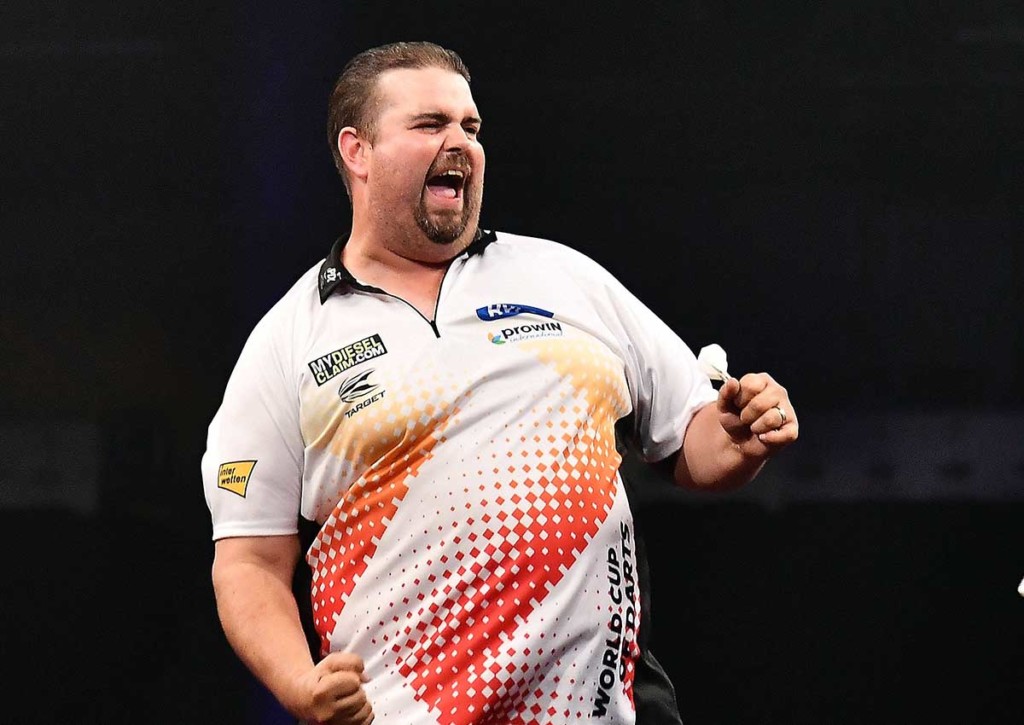 Feiert Gabriel Clemens einen Sieg gegen Angstgegner Woodhouse? © IMAGO / Jan Hübner, 18.06.2023 Woodhouse vs. Clemens Tipp, Prognose & Quoten - German Darts Open 2023