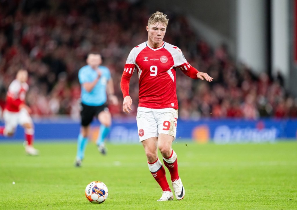 Wie hoch gewinnt Dänemark (im Bild: Rasmus Hojlund) das Gastspiel in San Marino?