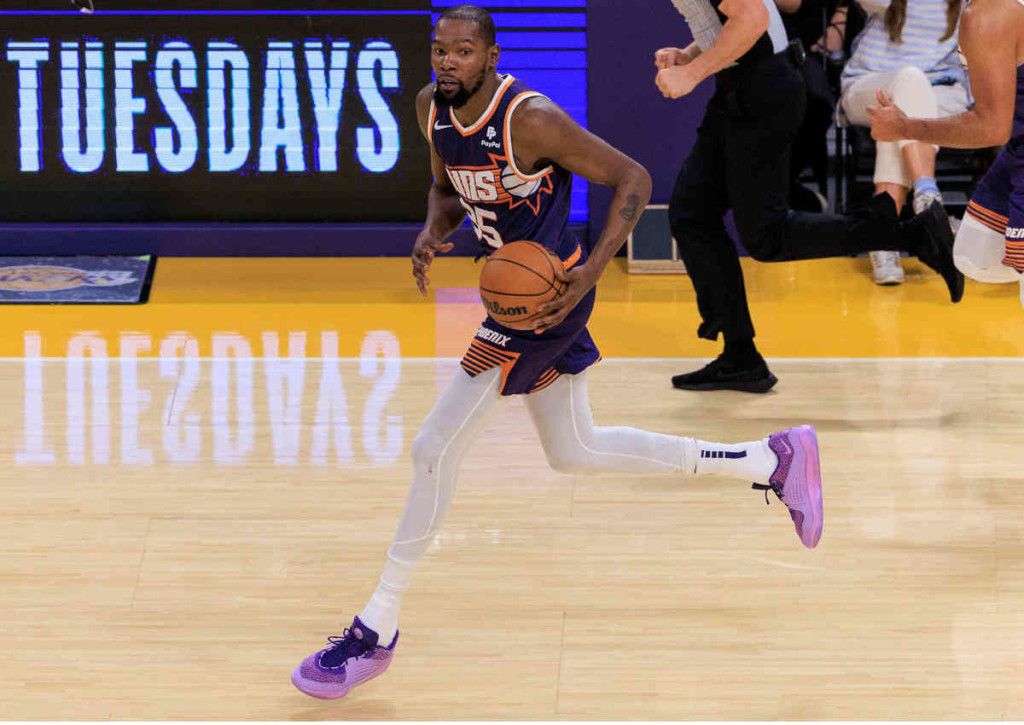 Führt Kevin Durant seine Suns zum Erfolg gegen Wemby und Co.?