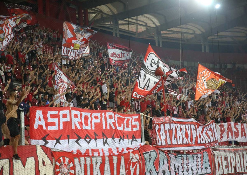 Bejubeln die Fans einen Heimerfolg im Athener Klassiker? © IMAGO / ANE Edition, 03.08.2023 Olympiakos Panathinaikos Tipp