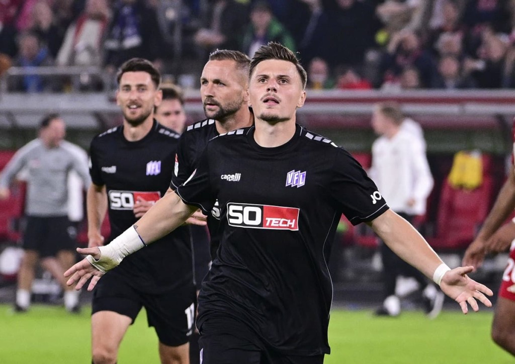 Lässt Angreifer Erik Engelhardt (im Bild) Osnabrück im Heimspiel gegen Wiesbaden jubeln? © IMAGO / kolbert-press, 06.10.2023 Osnabrück Wiesbaden Tipp