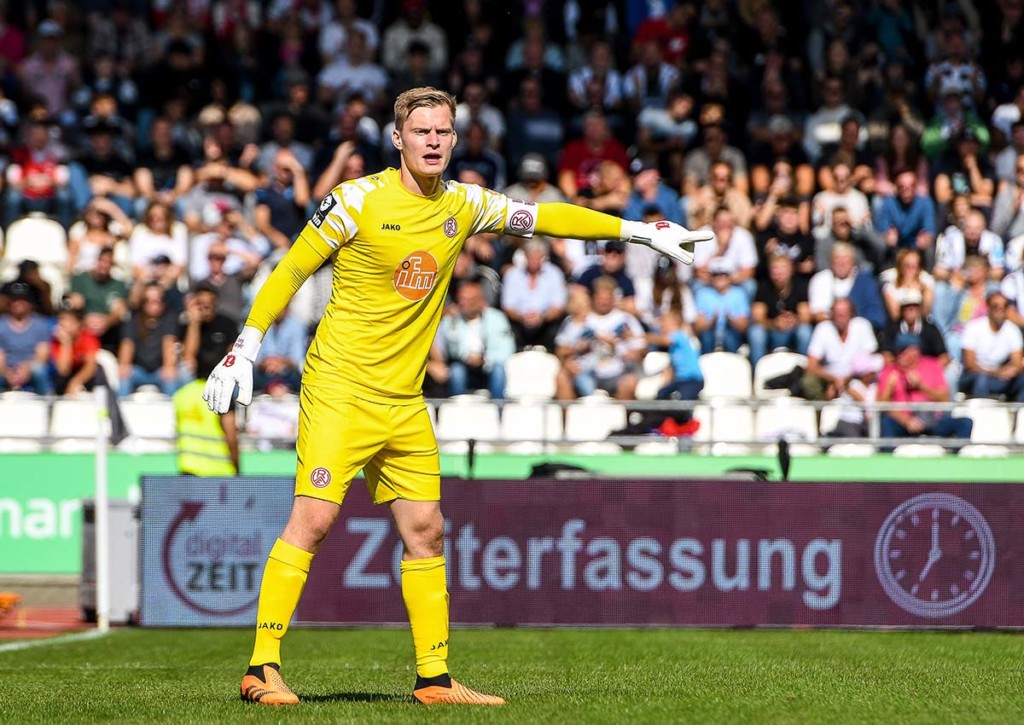 Lediglich zwei Punkte trennen RW Essen (im Bild: Jakob Golz) und Verl in der Tabelle. © IMAGO / Nordphoto, 24.09.2023 RW Essen Verl Tipp