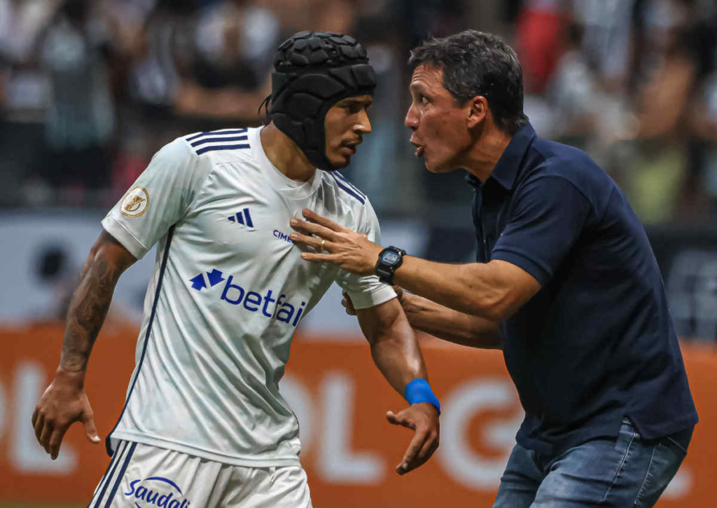 Gewinnt Cruzeiro (im Bild: Ze Ricardo) das wichtige Kellerduell gegen Vasco da Gama? © IMAGO / Fotoarena, 22.10.2023 Gewinnt Cruzeiro (im Bild: Ze Ricardo) das wichtige Kellerduell gegen Vasco da Gama?