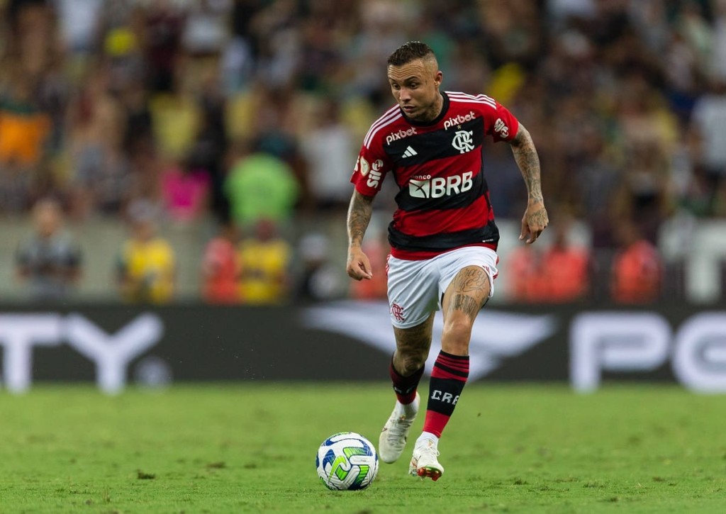 Feiert Flamengo (im Bild: Everton) gegenn Bragantino im Saisonendspurt einen wichtigen Heimsieg? © IMAGO / ZUMA Wire, 11.11.2023 Flamengo Bragantino Tipp