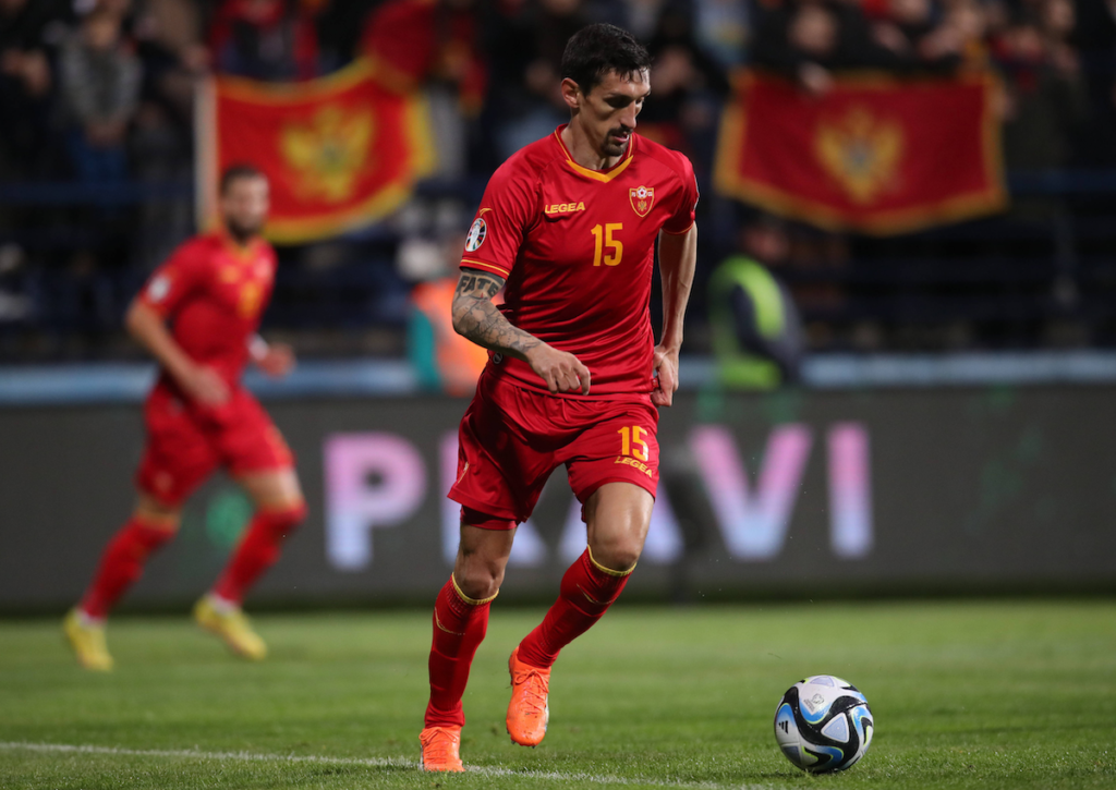 Kann Montenegro (im Bild: Stefan Savic) die Chance auf einen EM-Einzug wahren? © IMAGO / MN Press Photo, 27.03.2023 Montenegro Litauen Tipp