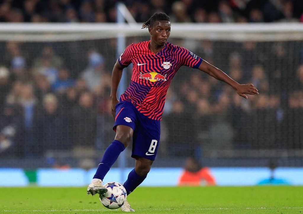 Wird RB Leipzig (im Bild: Haidara) gegen Heidenheim in beiden Hälften der Favoritenrolle gerecht? © IMAGO / News Images, 28.11.2023 RB Leipzig Heidenheim Tipp