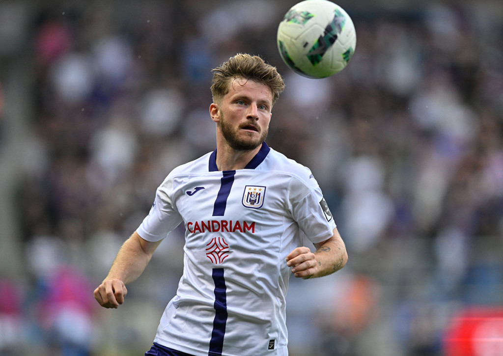 Wer kann sich im Pokalduell zwischen Anderlecht (im Bild: Anders Dreyer) gegen Standard Lüttich durchsetzen? © IMAGO / Photo News, 03.09.2023 Anderlecht Standard Lüttich Tipp