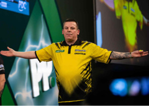 Gewinnt Chisnall gegen Gurney auch sein drittes Match und zieht dadurch ins WM-Viertelfinale ein? © IMAGO / Action Plus, 27.12.2023 Gewinnt Chisnall gegen Gurney auch sein drittes Match und zieht dadurch ins WM-Viertelfinale ein?