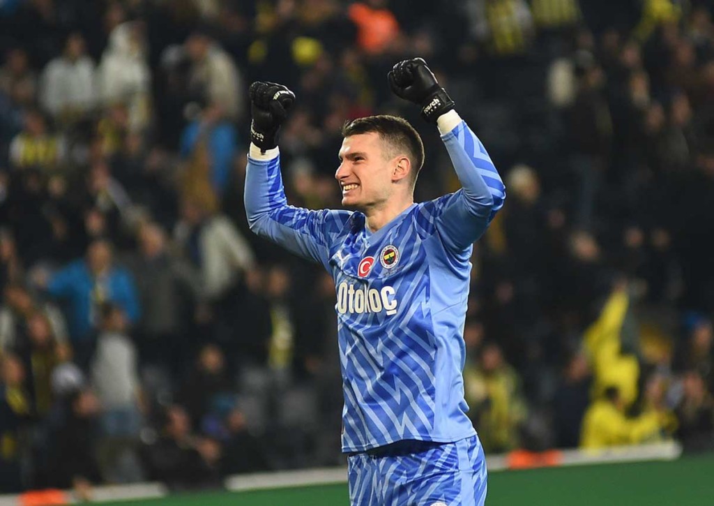 Wird Livakovic (Fenerbahce) beim großen Spiel zwischen Fenerbahce und Galatasaray zum entscheidenden Faktor und er hält den Kasten sauber? © IMAGO / Seskim Photo, 4.12.2023 Fenerbahce vs. Galatasaray Tipp, Prognose & Quoten 24.12.2023 - Süperlig