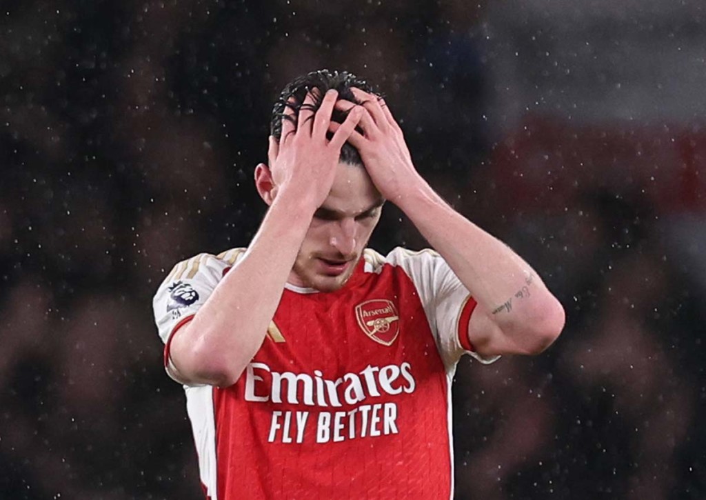Nach der bitteren 0:2-Heimpleite gegen West Ham will Arsenal (im Bild: Declan Rice) nun auswärts bei Fulham wieder auf die Siegerstraße zurückfinden. © IMAGO / Sportimage, 28.12.2023 Fulham Arsenal Tipp