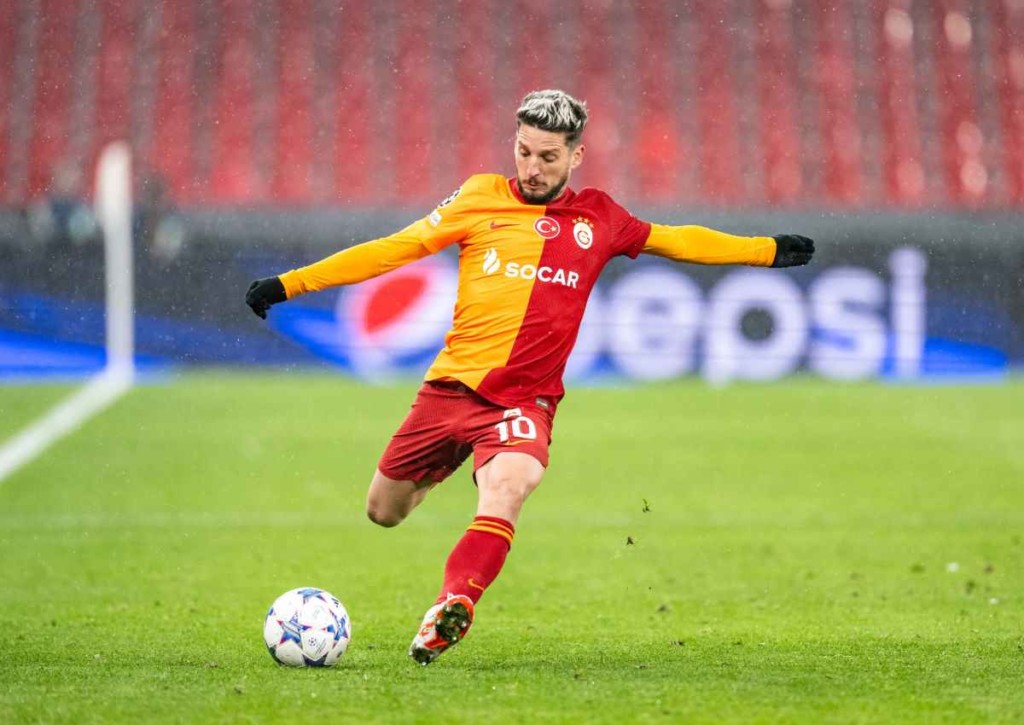 Galatasaray (im Bild: Mertens) ist entschlossen, gegen Karagümrük zu Hause weiterhin ungeschlagen zu bleiben. © IMAGO / Gonzales Photo, 12.12.2023 Galatasaray Karagümrük Tipp