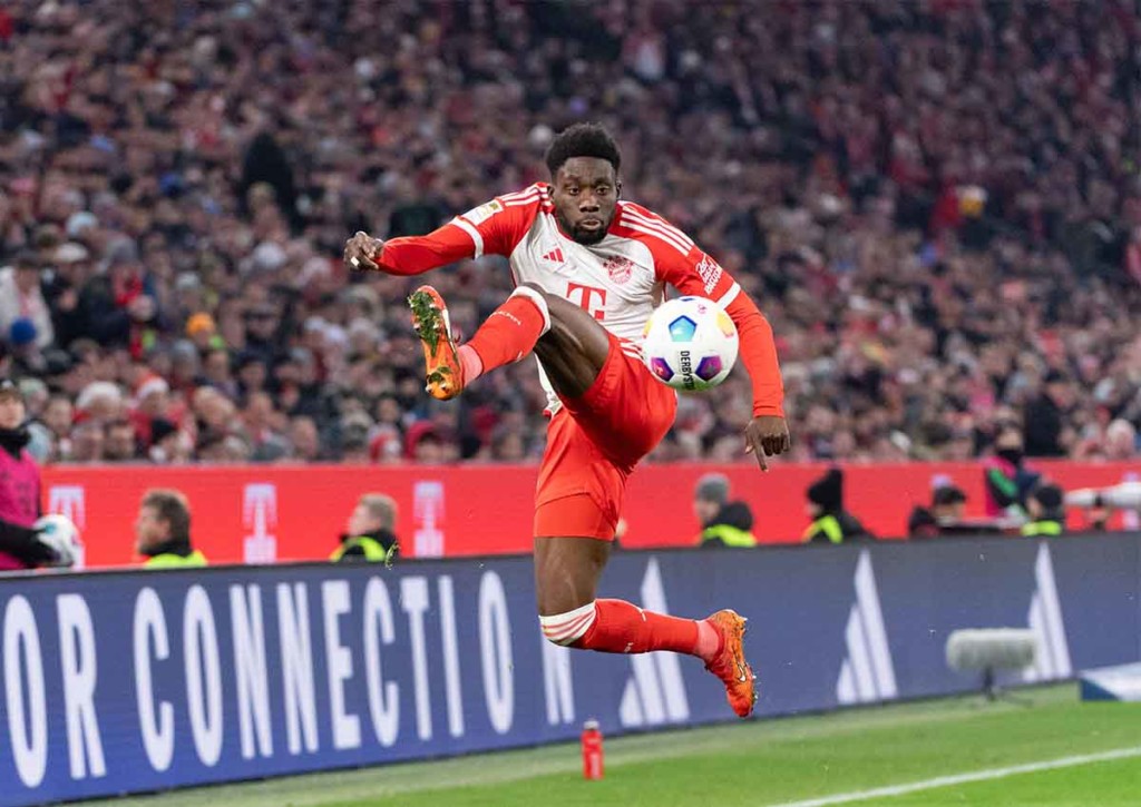 Beenden die Bayern (im Bild: Alphonso Davies) den 16. Spieltag & das Jahr 2023 mit einem Sieg in Wolfsburg? © IMAGO / Eibner, 17.11.2023 Talk & Tipps Podcast Bundesliga 16. Spieltag