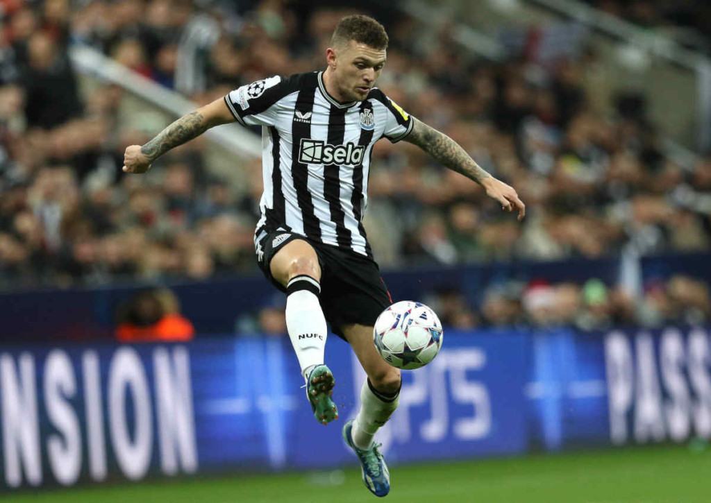 Kassiert Newcastle (im Bild: Kieran Trippier) gegen Fulham die vierte Pflichtspielpleite in Serie? © IMAGO / NurPhoto, 13.12.2023 Kassiert Newcastle (im Bild: Kieran Trippier) gegen Fulham die vierte Pflichtspielpleite in Serie?