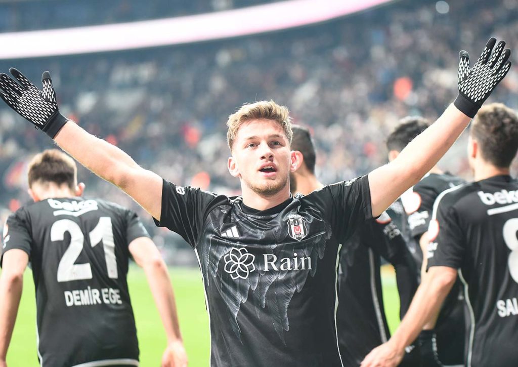 Besiktas (im Bild: Semih Kilicsoy) peilt gegen Adana Demirspor einen Heimsieg an. © IMAGO / Seskim Photo TR, 13.01.2024 Besiktas Adana Demirspor Tipp