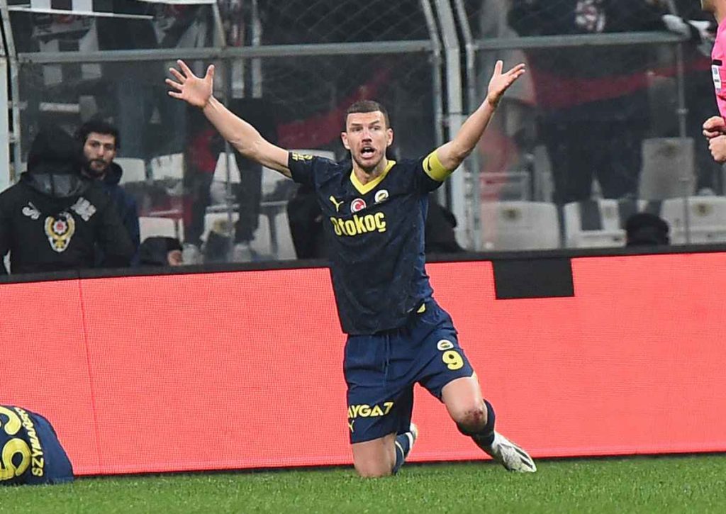 Hat Fenerbahce (im Bild: Dzeko) keine Schwierigkeiten mit Außenseiter Basaksehir? © IMAGO / Seskim Photo, 09.12.2023 Basaksehir Fenerbahce Tipp