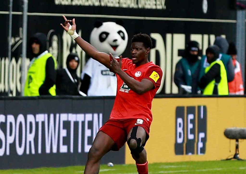 Lässt sich Kaiserslautern (im Bild: Ache) von Paderborn nicht bezwingen? © IMAGO / Jan Huebner, 04.02.2024 Kaiserslautern Paderborn Tipp