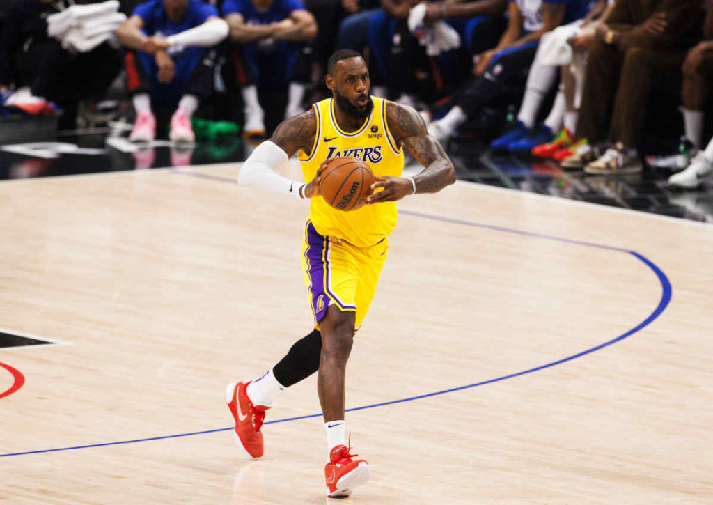 Wahren die LA Lakers (im Bild: LeBron James) gegen OKC Thunder ihre Heimstärke?