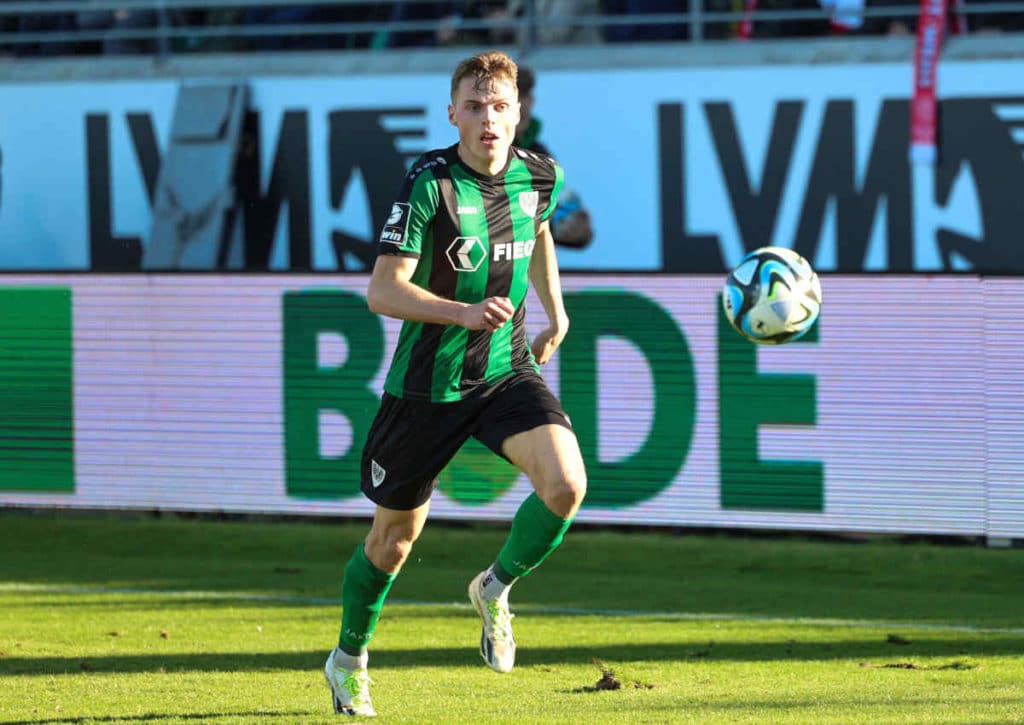 Wird Preußen Münster (im Bild: Benjamin Bockle) der Favoriten bei Viktoria Köln gerecht?