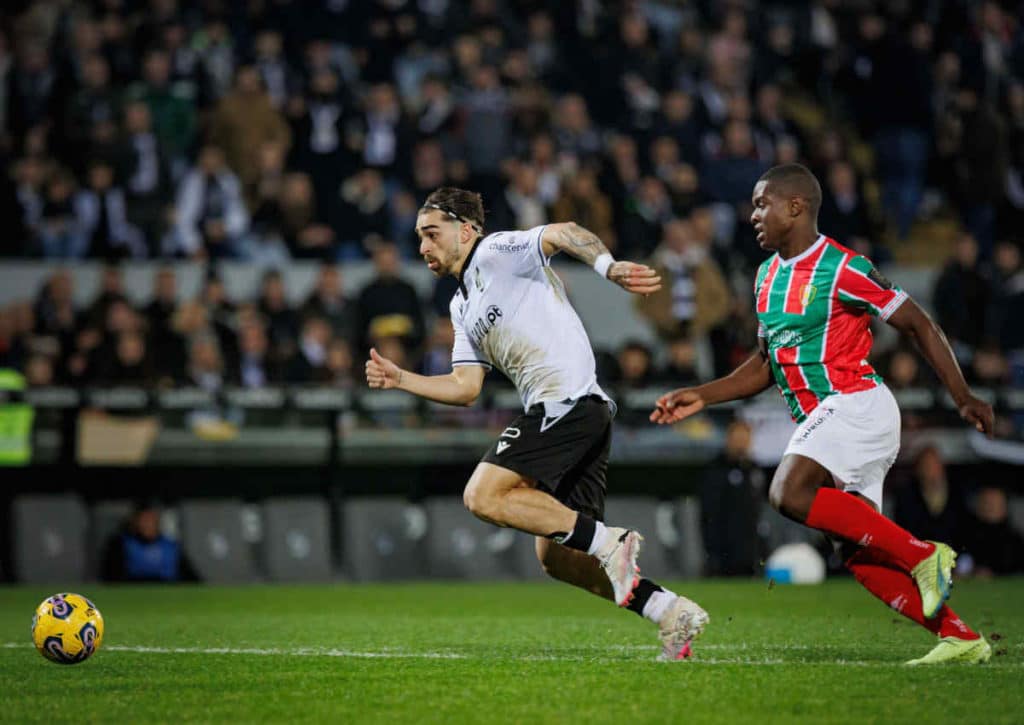 Kann Vitoria Guimaraes (im Bild: Jota Silva) das Halbfinalhinspiel gegen Porto ausgeglichen gestalten?