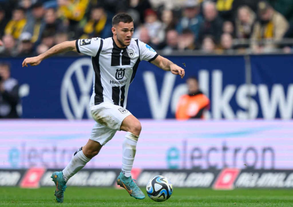 Bleibt Tabellenführer Ulm (im Bild: Romario Rösch) auch beim Schlusslicht Freiburg 2 weiter ungeschlagen?