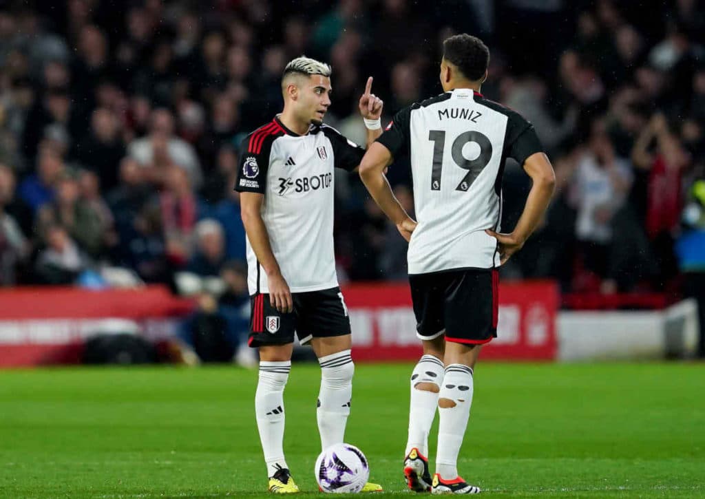 Gibt es zwischen Fulham (im Bild: Pereira & Muniz) und Newcastle das erwartete Offensivfeuerwerk? (© SPP Sport Press Photo. /Alamy Live News) Gibt es zwischen Fulham (im Bild: Pereira & Muniz) und Newcastle das erwartete Offensivfeuerwerk?