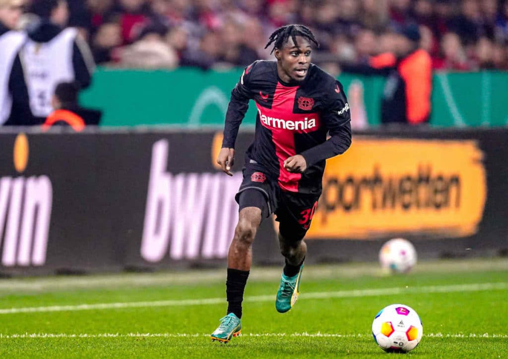 Stellt Leverkusen (im Bild: Jeremie Frimpong) bei Union Berlin den Startrekord der Bayern ein?