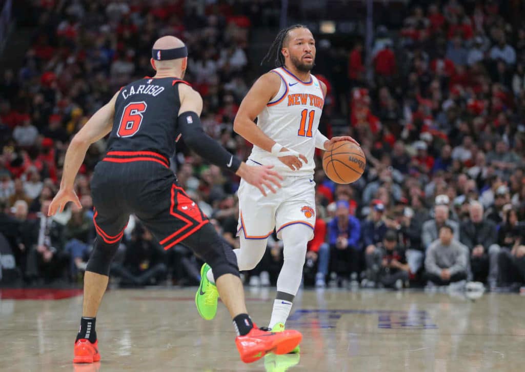 In Abwesenheit von Randle muss Brunson seine Knicks in Chicago zum Sieg führen (© Associated Press / Alamy Stock Photo) In Abwesenheit von Randle muss Brunson seine Knicks in Chicago zum Sieg führen