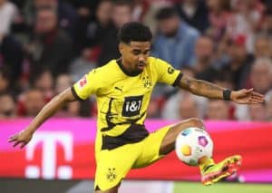 Greift Dortmund (im Bild: Ian Maatsen) in Gladbach noch einmal die Champions-League-Ränge an? (© diebilderwelt / Alamy Stock Photo) Gladbach Dortmund Tipp