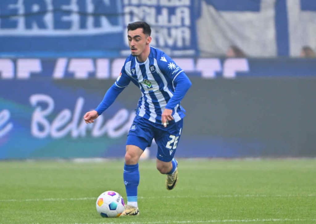 Sorgt Karlsruhe (im Bild: Paul Nebel) mit einem Auswärtssieg für Sorgenfalten beim 1. FC Nürnberg?