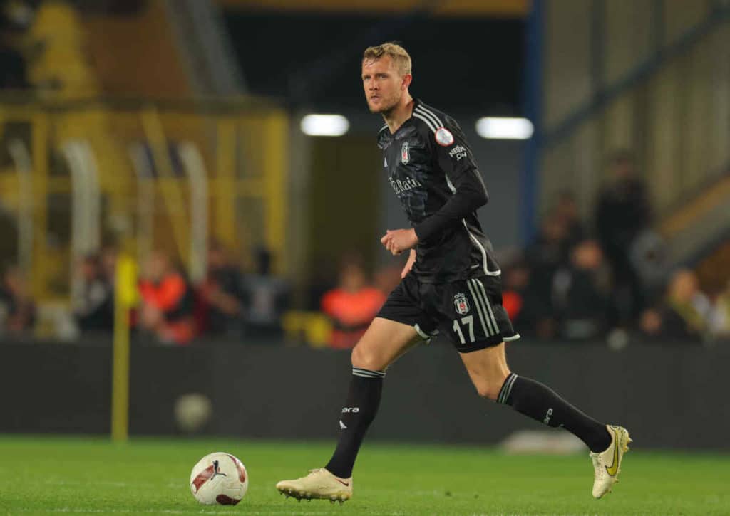 Zieht Besiktas (im Bild: Joseph Worrall) gegen Ankaragücü ins türkische Pokalfinale ein?