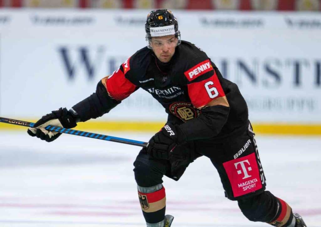 Deutschland (im Bild: Wissmann) hat mit der Slowakei zum Start der Eishockey WM 2024 einen ebenbürtigen Gegner vor der Brust. (© dpa picture alliance / Alamy Stock Photo) Slowakei Deutschland Tipp