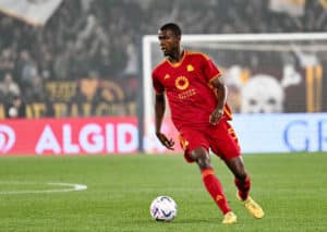 Wahrt AS Rom (im Bild: Evan Ndicka) im Heimspiel gegen Genua die Chancen auf die Champions League-Platz?