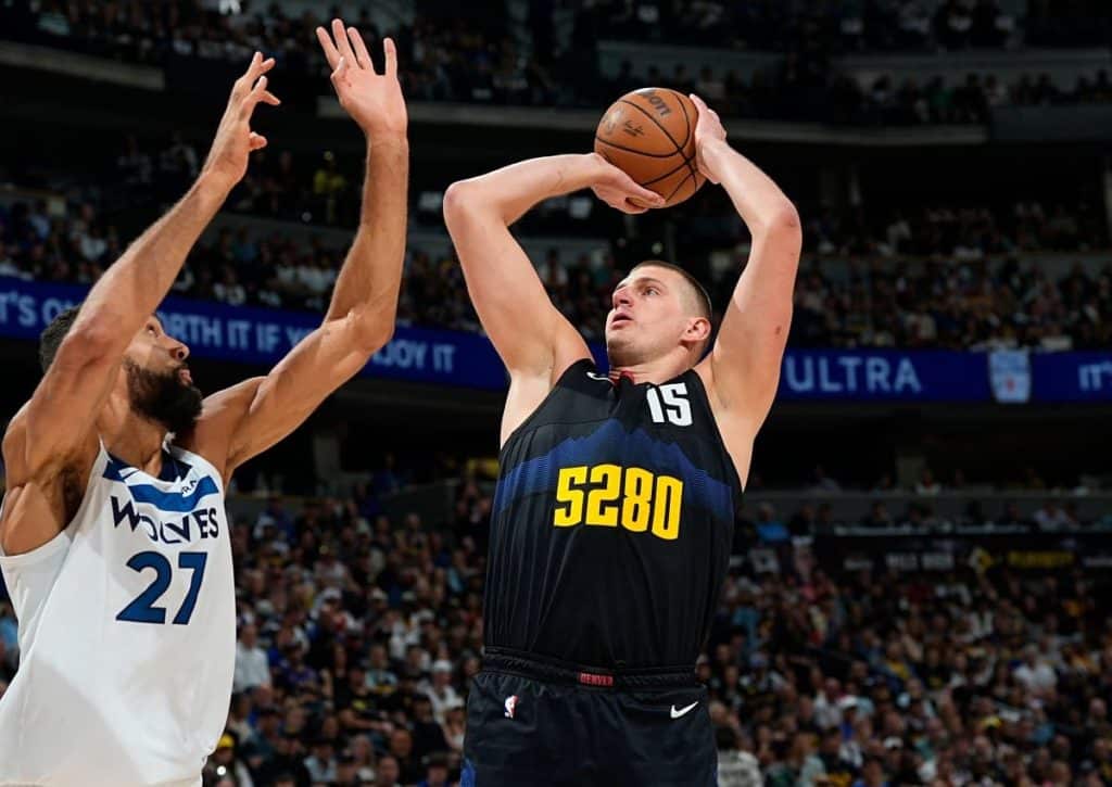 Machen die Denver Nuggets (im Bild: Nikola Jokic) auswärts bei den Minnesota Timberwolves alles klar? (© Associated Press / Alamy Stock Photo) Minnesota Timberwolves Denver Nuggets Tipp