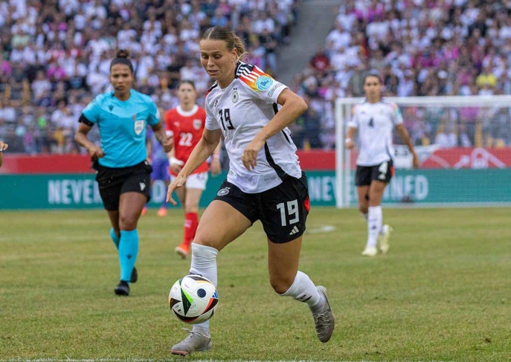 Feiern die DFB-Damen (im Bild: Klara Bühl) zum Olympia-Auftakt einen Sieg über Australien? (© Tim Brünjes / Alamy Stock Photo) Deutschland Australien Frauen Tipp