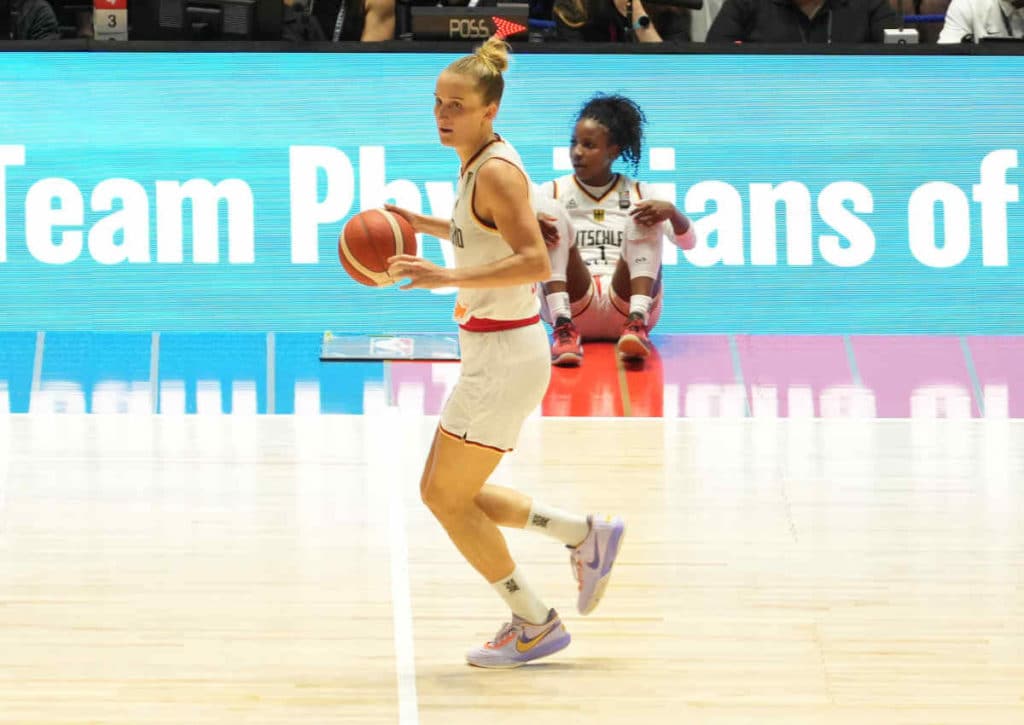 Schaffen die deutschen Basketballdamen (im Bild: Leonie Fiebich) gegen Europameister Belgien eine Sensation? (© Laurent Lairys/Agence Locevaphotos / Alamy Stock Photo) Schaffen die deutschen Basketballdamen (im Bild: Leonie Fiebich) gegen Europameister Belgien eine Sensation?