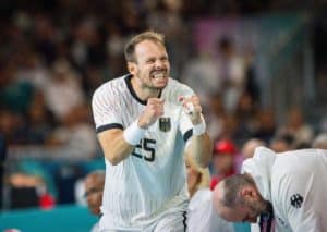 Deutschlands Handballer (im Bild: Kai Häfner) in Fahrt: Folgt nach den beiden Auftaktsiegen nun der dritte Streich? (© Moritz Müller / Alamy Stock Photo) Olympia heute Tipp des Tages 31.07.2024