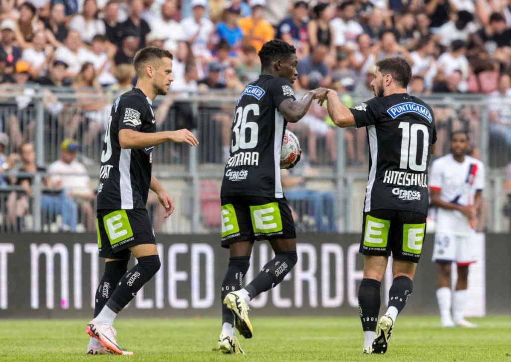 Sturm Graz kämpft im steirischen Derby gegen Hartberg gegen den Fehlstart an. (© APA-PictureDesk / Alamy Stock Photo) Sturm Graz kämpft im steirischen Derby gegen Hartberg gegen den Fehlstart an.