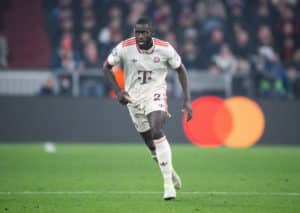 Potenziell spielentscheidend: Kann Innenverteidiger Dayot Upamecano seine dribbelstarken Landsmänner in die Schranken weisen? (© Sebo47 / Alamy Stock Photo) Bayern PSG Tipp
