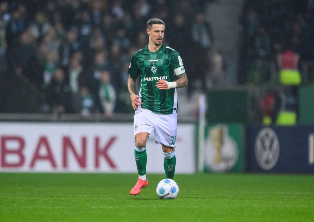 Enge Kiste erwartet: Bleibt Werder (im Bild: Marco Friedl) auch nach dem Duell gegen Union an den Europa-Plätzen dran? (© dpa picture alliance / Alamy Stock Photo) Werder Bremen Union Berlin Tipp