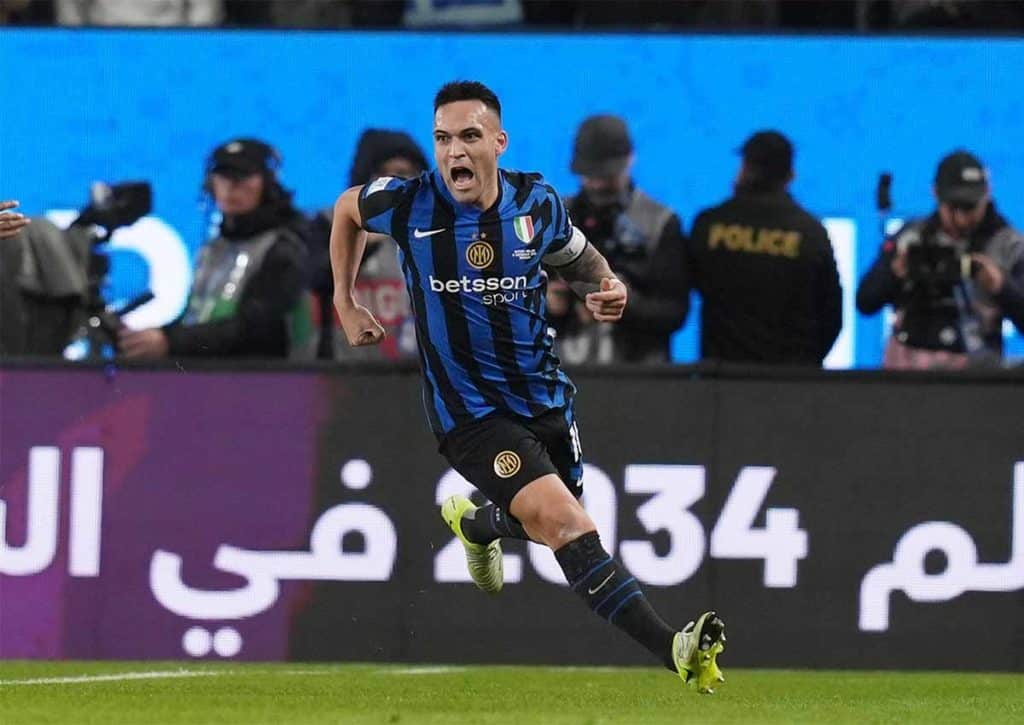 Macht Inter Mailand (im Bild: Lautaro Martinez) bereits in Halbzeit eins gegen Bologna den Deckel drauf? (© LaPresse / Alamy Stock Photo) Inter Mailand Bologna Tipp