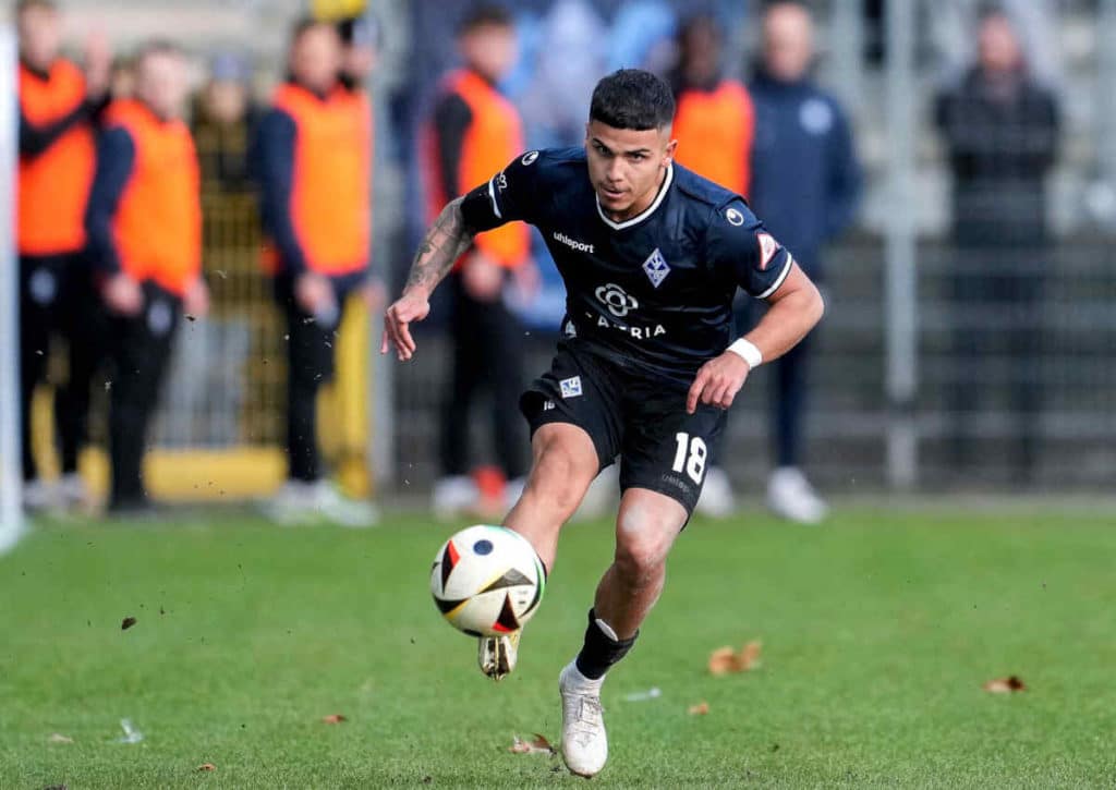 Kann sich Mannheim (im Bild: Seyhan Yigit) mit einem Sieg gegen Ingolstadt von den Abstiegsrängen distanzieren?