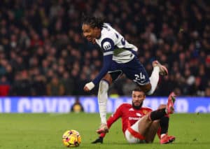 Feiert Tottenham (im Bild: Djed Spence) in Ipswich den dritten PL-Sieg in Serie?