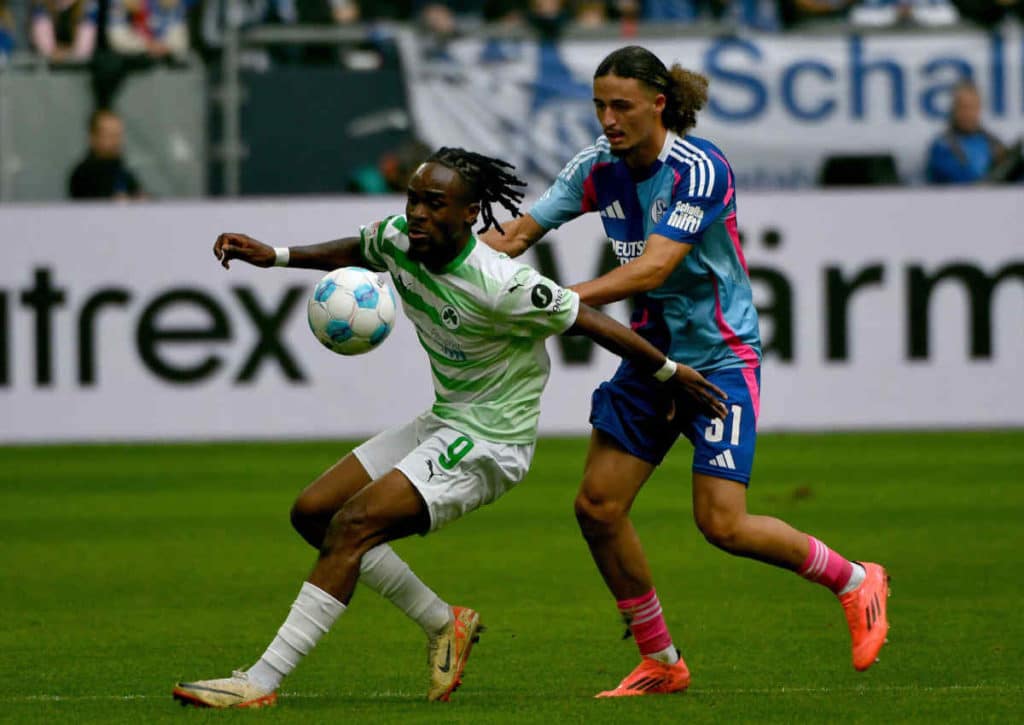 Wer gewinnt das Duell der punktgleichen Teams aus Fürth und Schalke? (© dpa picture alliance / Alamy Stock Photo) Wer gewinnt das Duell der punktgleichen Teams aus Fürth und Schalke?