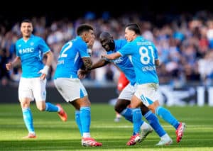 Muss Neapel nach dem Heimspiel gegen AC Milan im Klassement abreißen lassen? (© Giuseppe Maffia / Alamy Stock Photo) Muss Neapel nach dem Heimspiel gegen AC Milan im Klassement abreißen lassen?