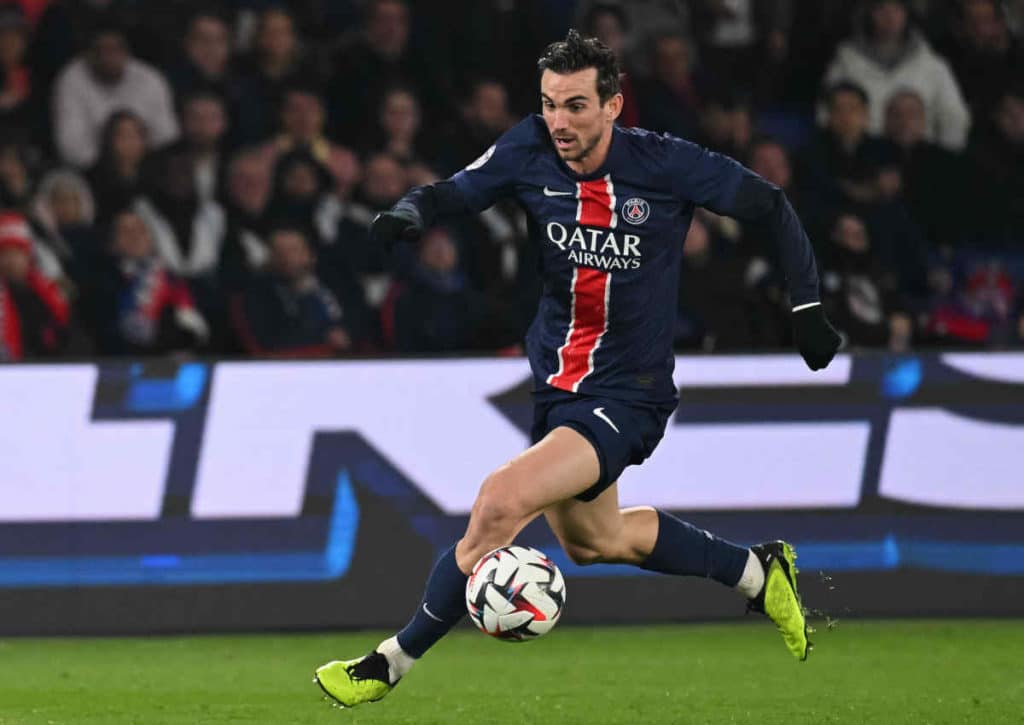 PSG (im Bild: Fabian Ruiz) will in St. Etienne die bislang niederlagenfreie Ligue-1-Saison fortsetzen. (© LE PICTORIUM / Alamy Stock Photo) PSG (im Bild: Fabian Ruiz) will in St. Etienne die bislang niederlagenfreie Ligue-1-Saison fortsetzen.