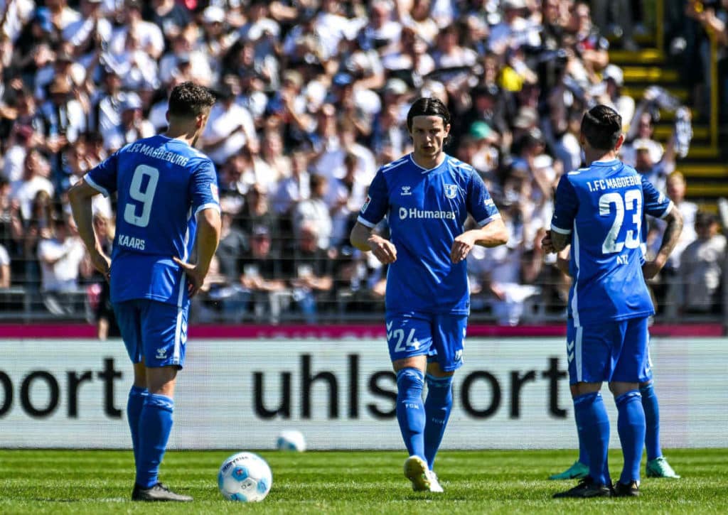 Hält Magdeburg mit einem Pflichtsieg gegen Regensburg den Anschluss nach oben?