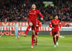 Untermauert Kaiserslautern (im Bild: Luca Sirch) im Südwest-Derby in Karlsruhe die Aufstiegsambitionen? (© dpa picture alliance / Alamy Stock Photo) Untermauert Kaiserslautern (im Bild: Luca Sirch) im Südwest-Derby in Karlsruhe die Aufstiegsambitionen?